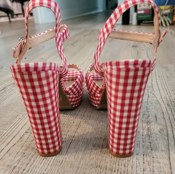 Rue 21 Red and White Gingham Checkered Patterned Heels Size 7/8 - Picture 3 of 5
